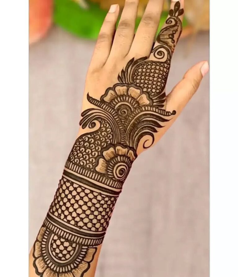 Minimalist Mehendi Designs photos