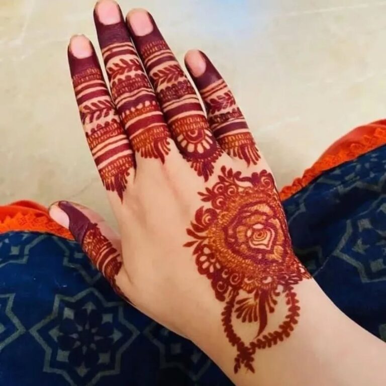 Minimalist Mehendi Designs photos