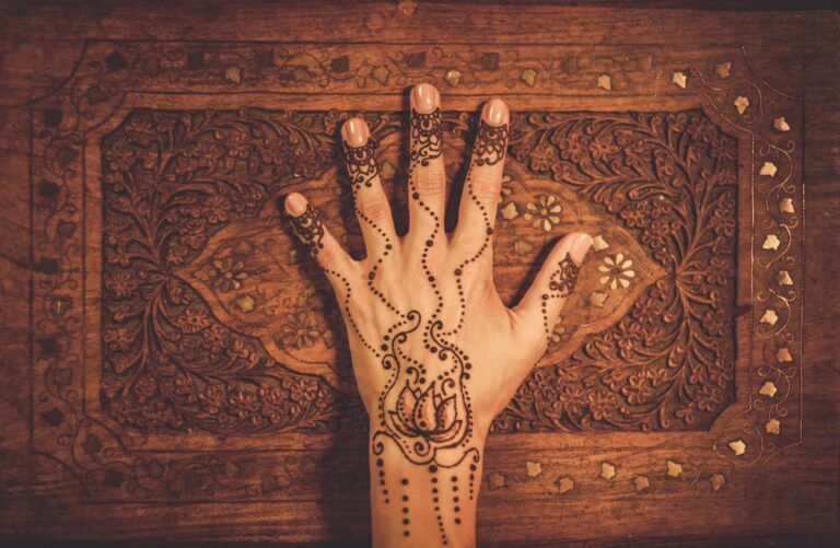 Royal Finger Mehndi Design