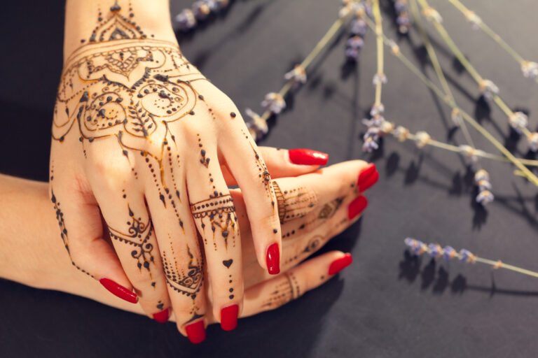 Royal Finger Mehndi Design