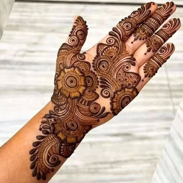 Royal Finger Mehndi Design