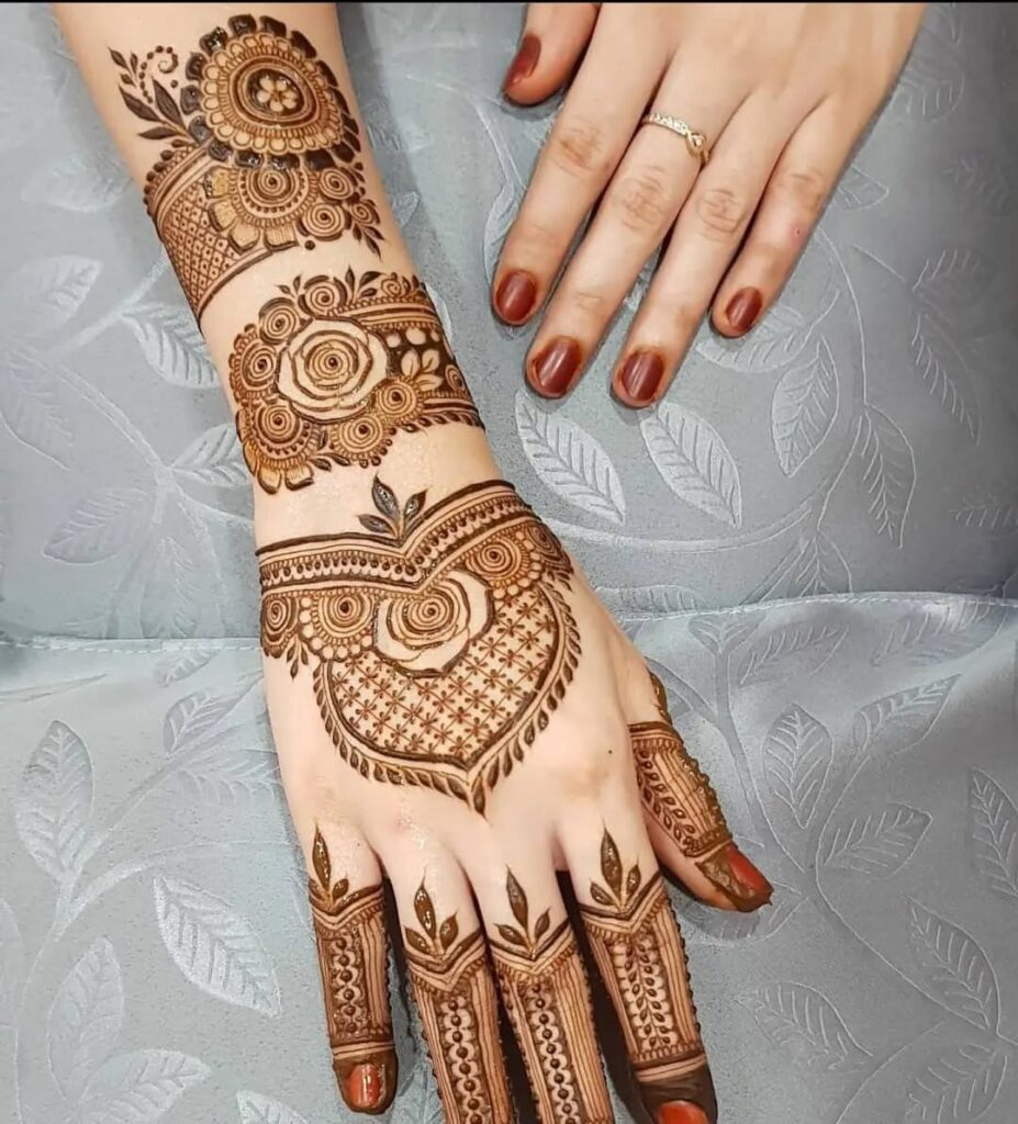 Minimalist Mehendi Designs