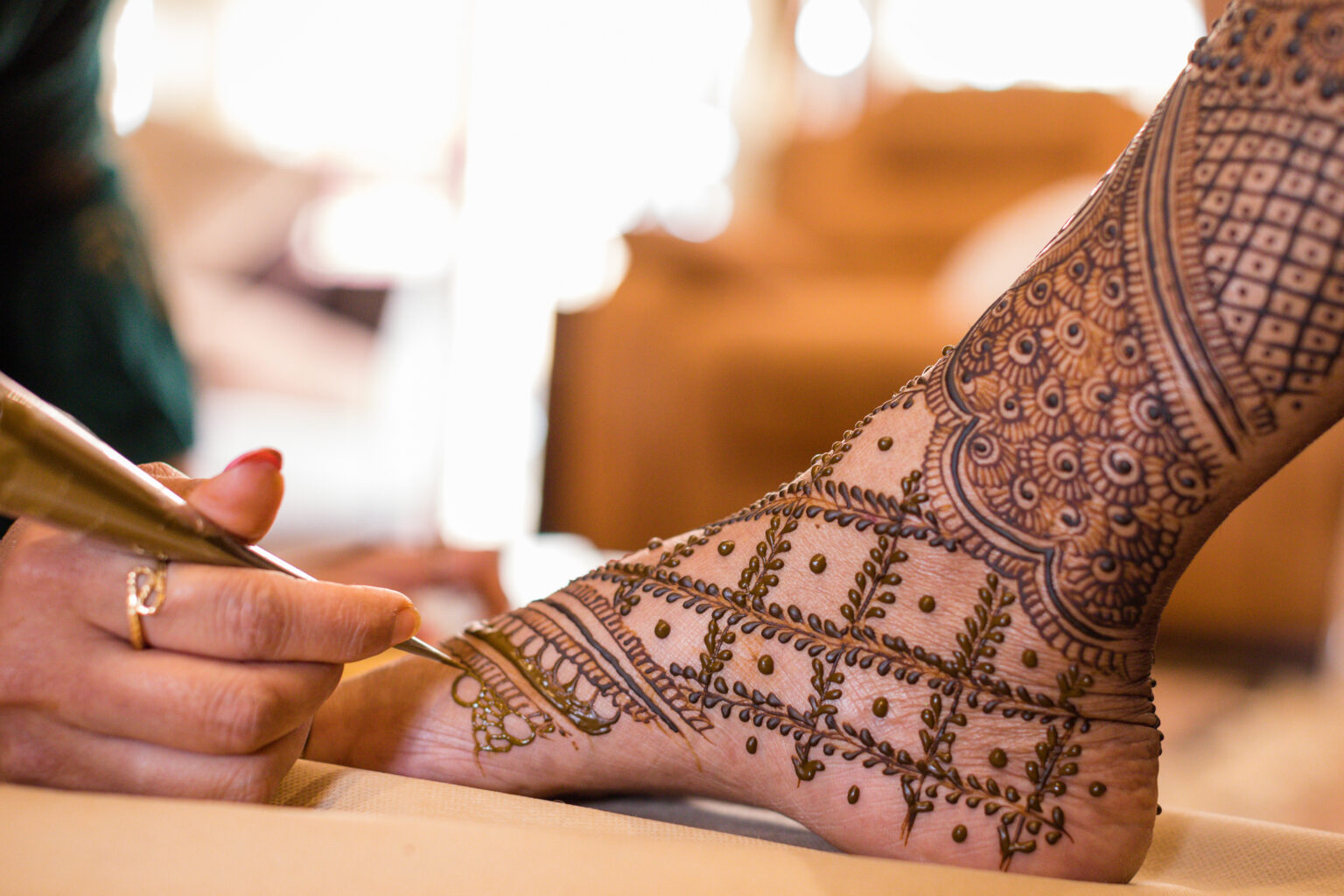 leg mehndi design