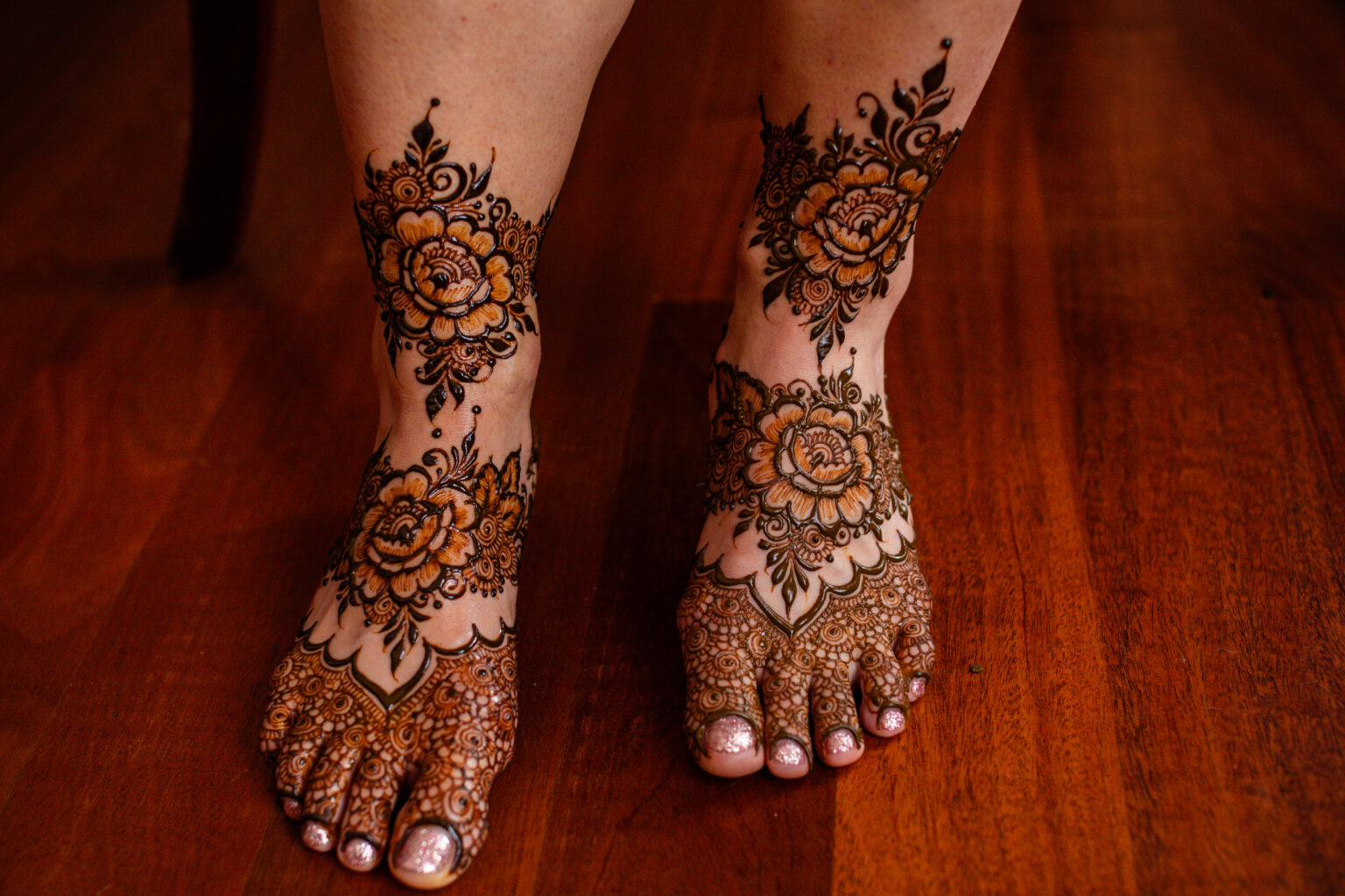 leg mehndi design