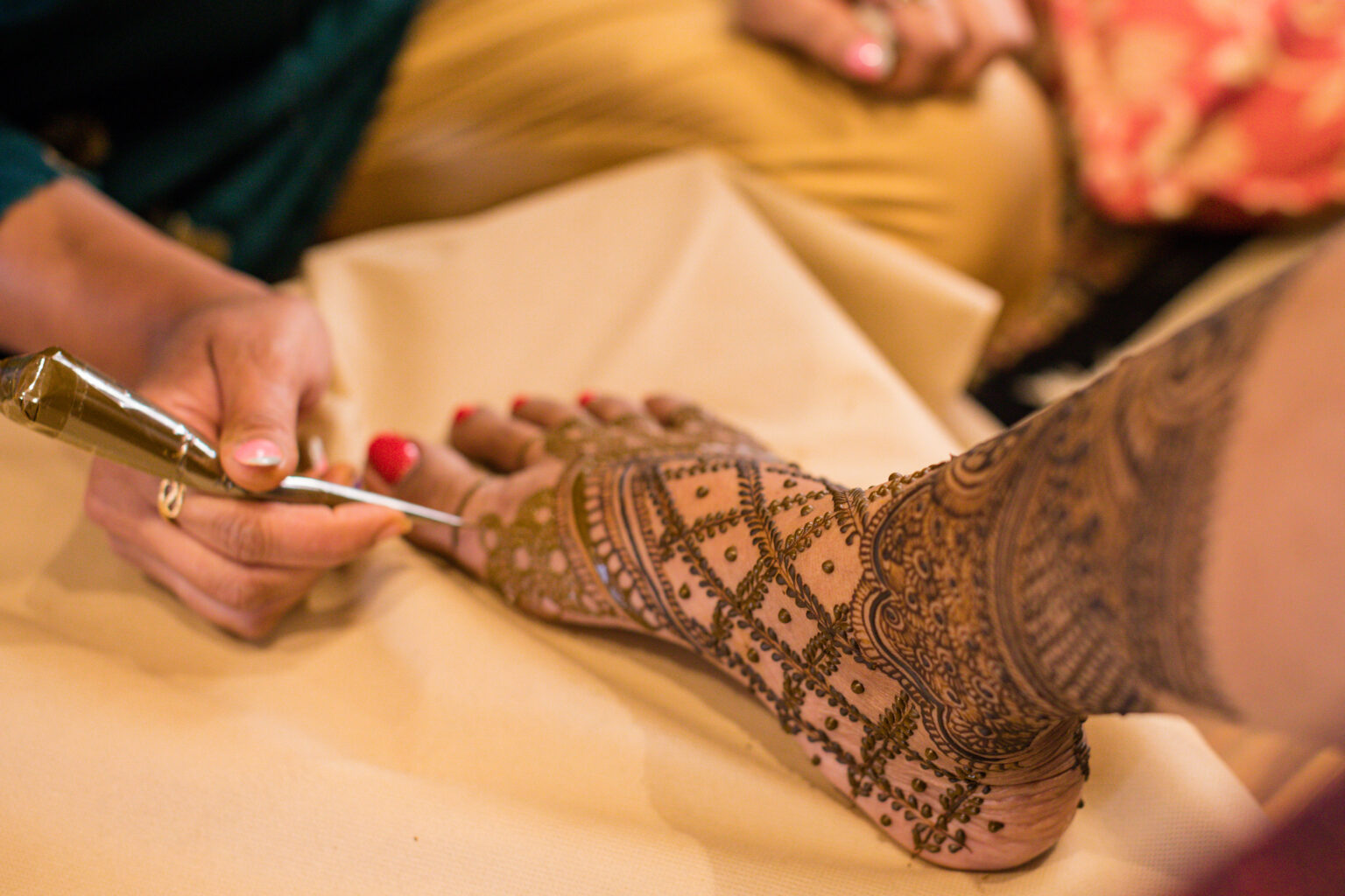 leg mehndi design