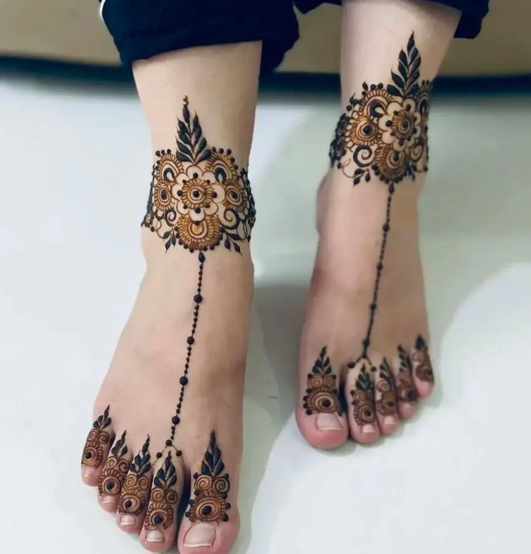 leg mehndi design