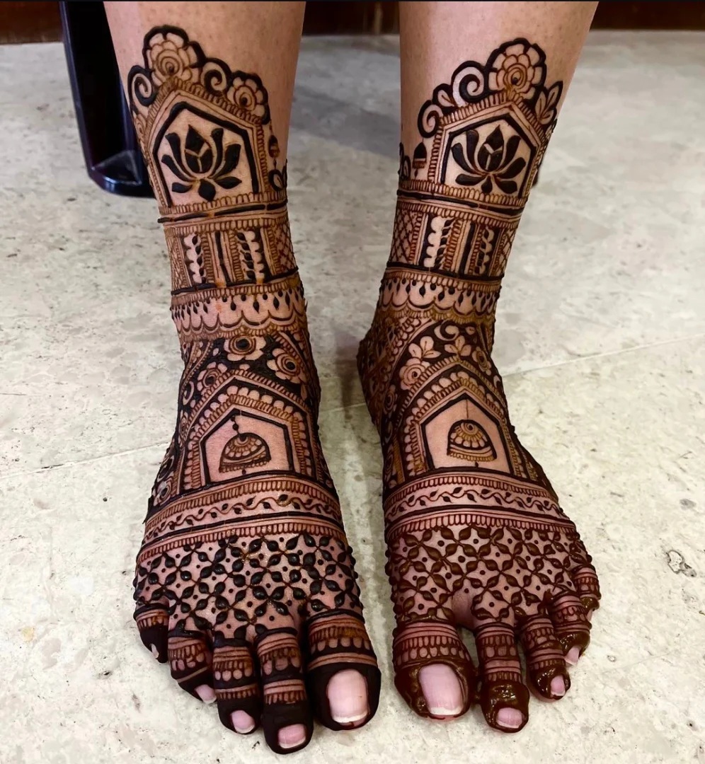 leg mehndi design