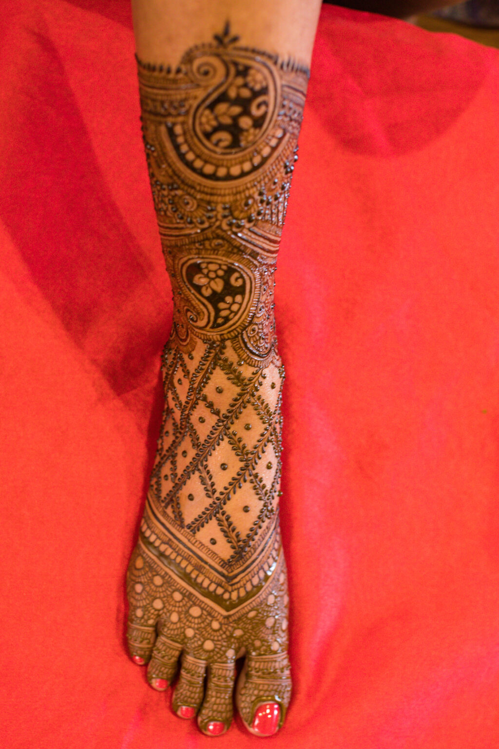 leg mehndi design