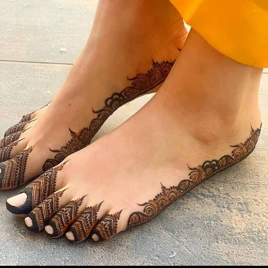 leg mehndi design