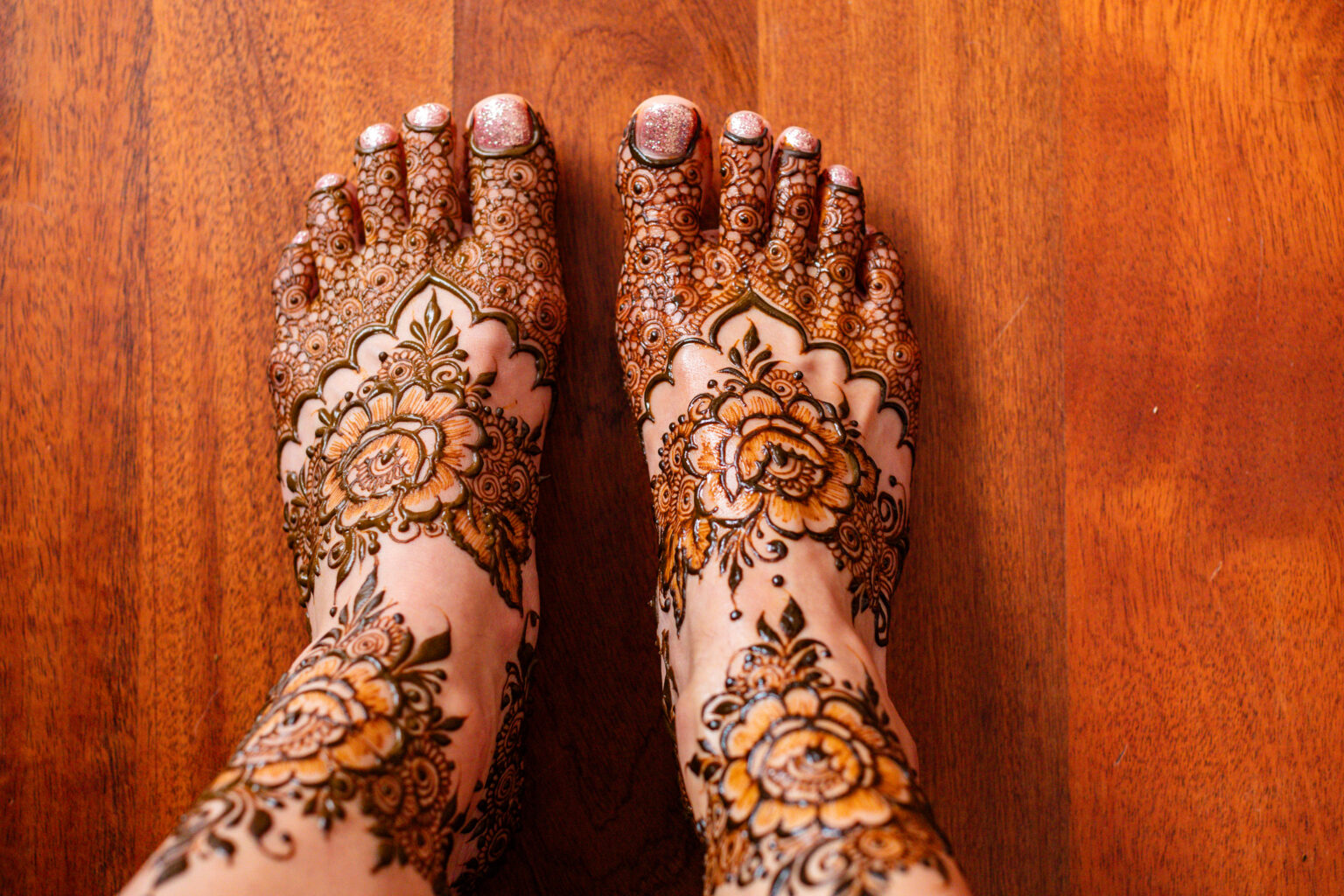 leg mehndi design