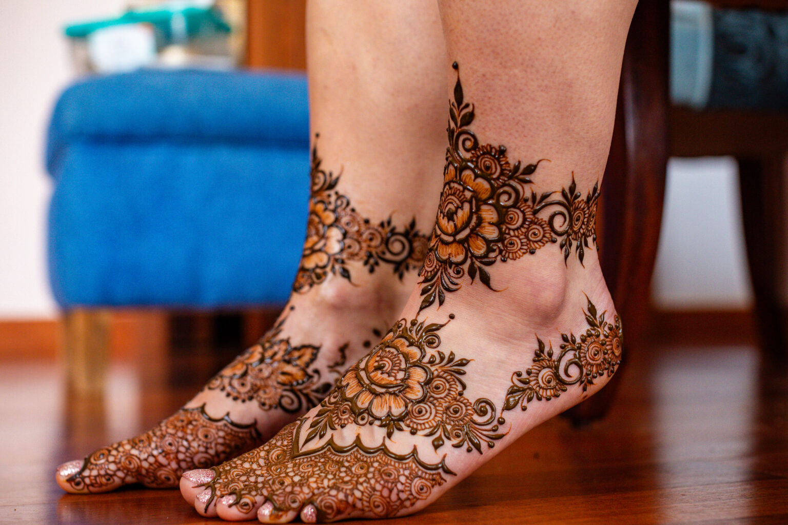 leg mehndi design