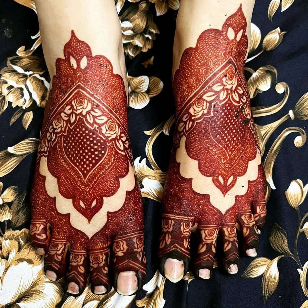 leg mehndi design