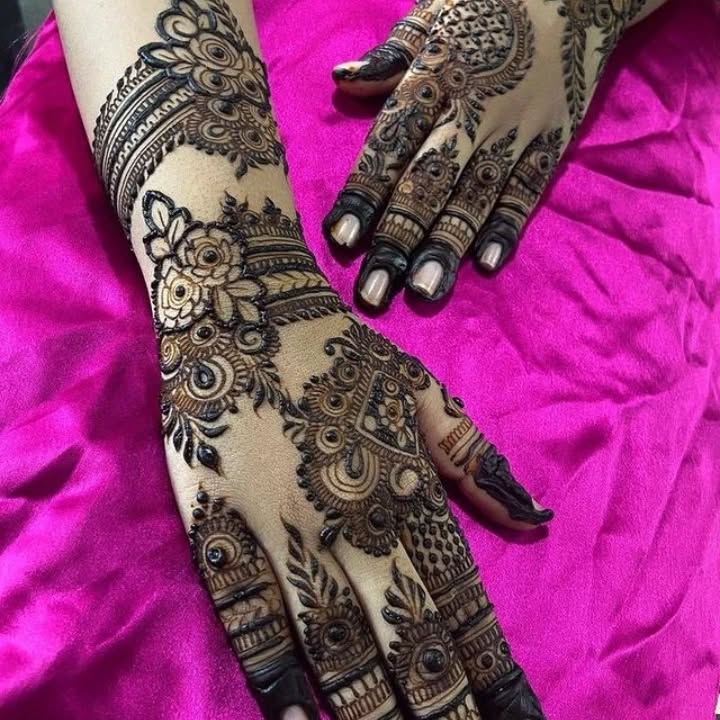 mehendi design simple front hand
