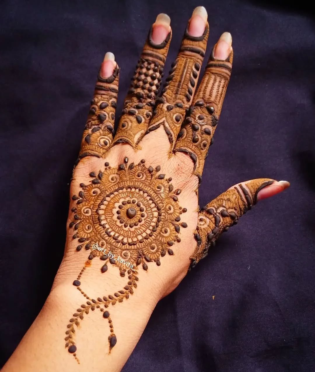 mehendi design simple front hand