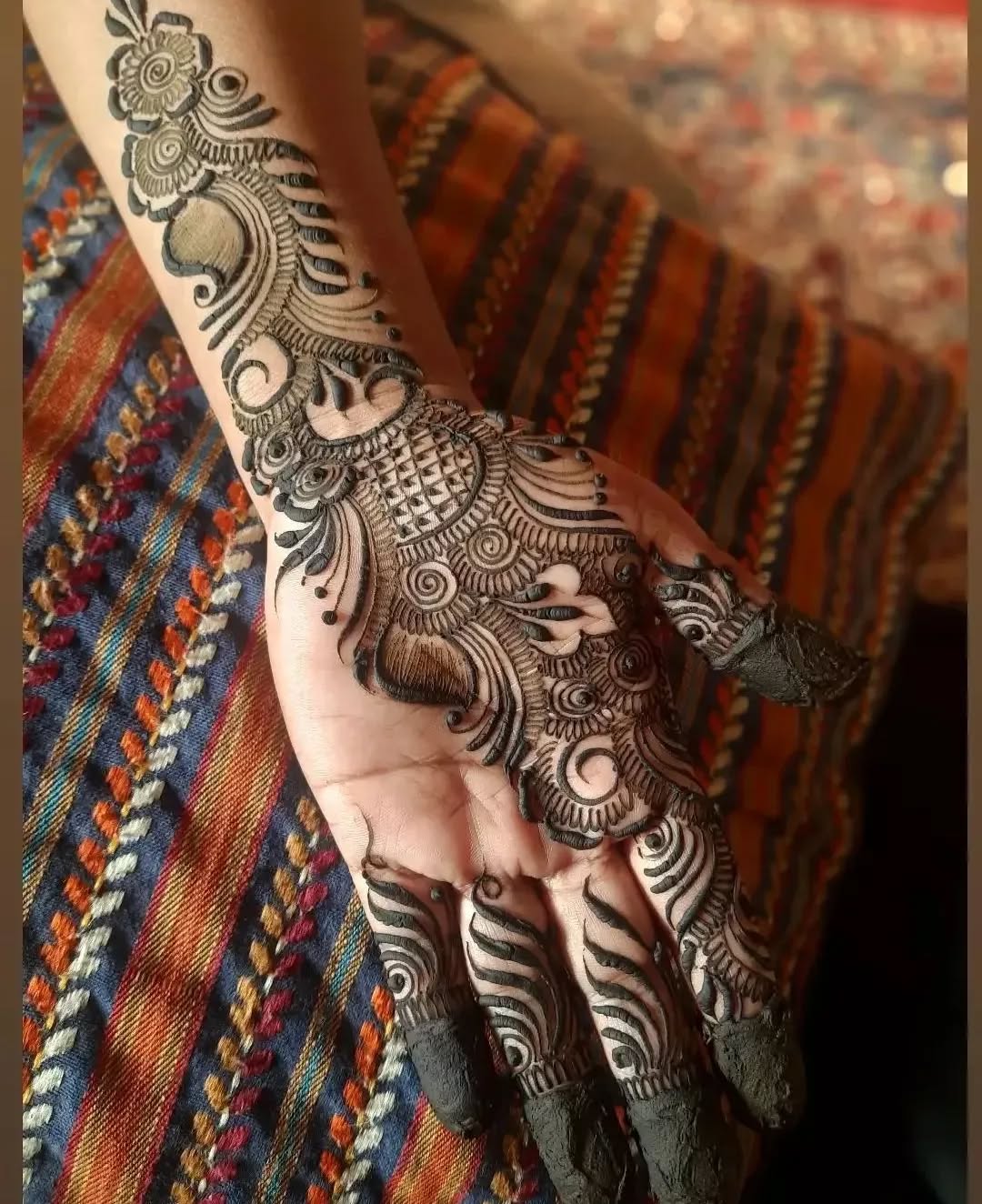 front mehndi design easy and beautiful
