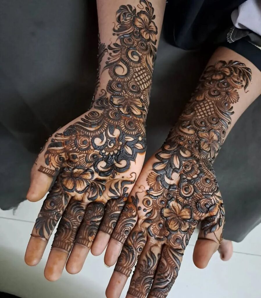 royal front hand mehndi design