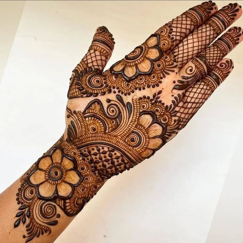 royal front hand mehndi design