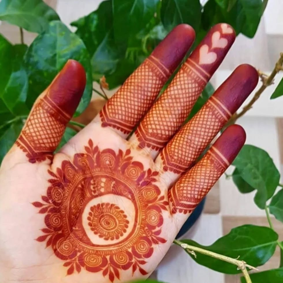 royal front hand mehndi design