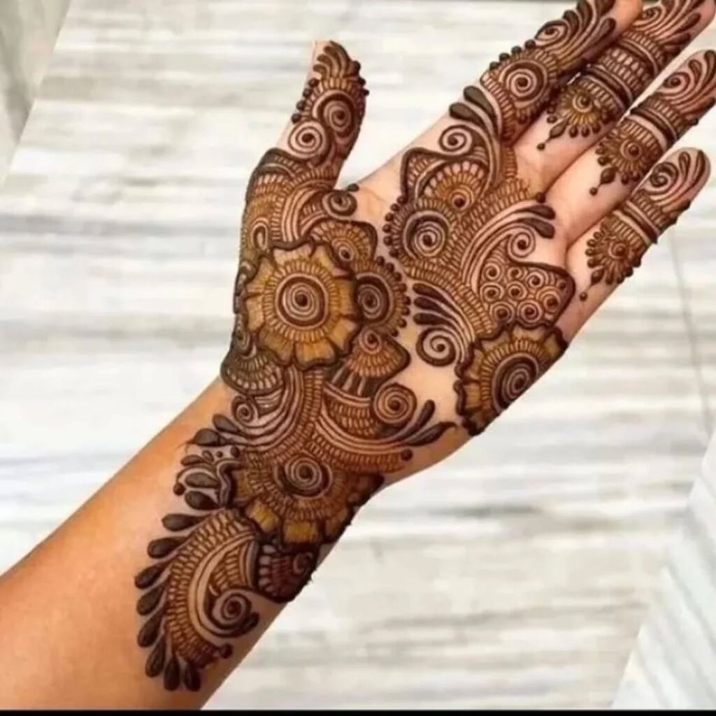 royal front hand mehndi design