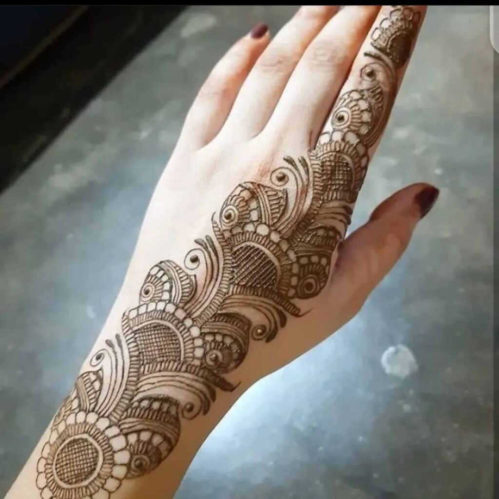 royal front hand mehndi design