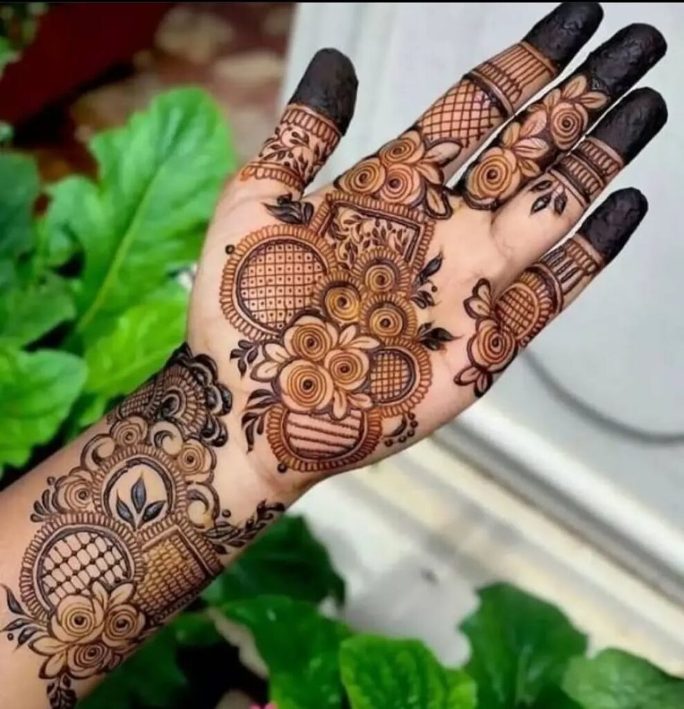 royal front hand mehndi design