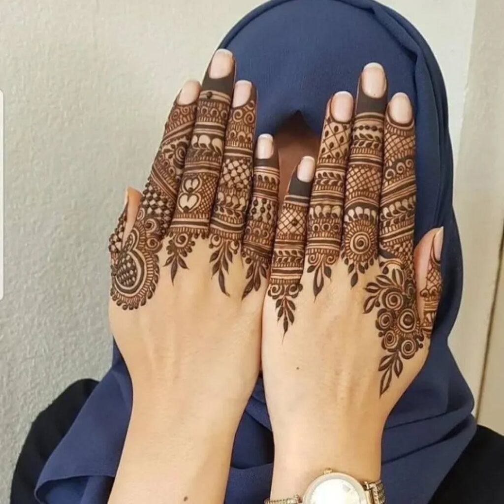 Beautiful and Simple Mehndi Designs for Your Back