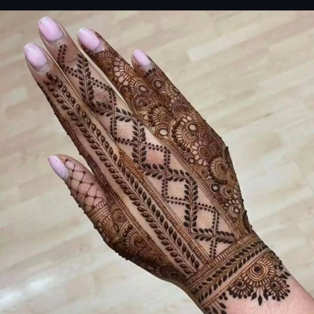 Beautiful and Simple Mehndi Designs for Your Back