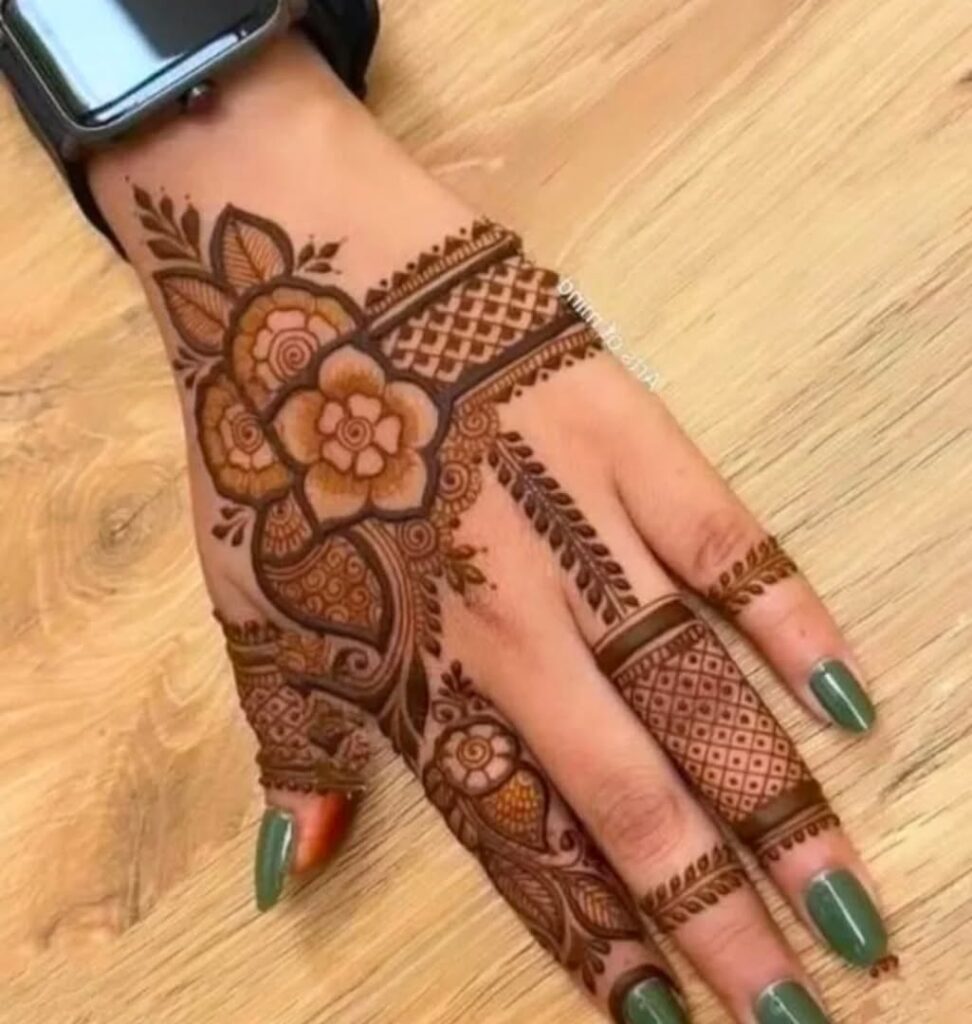Beautiful and Simple Mehndi Designs for Your Back