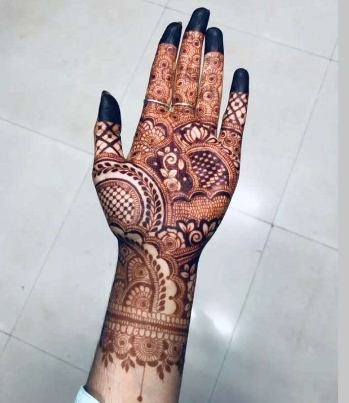Gol Tikka Mehndi Designs and Ideas