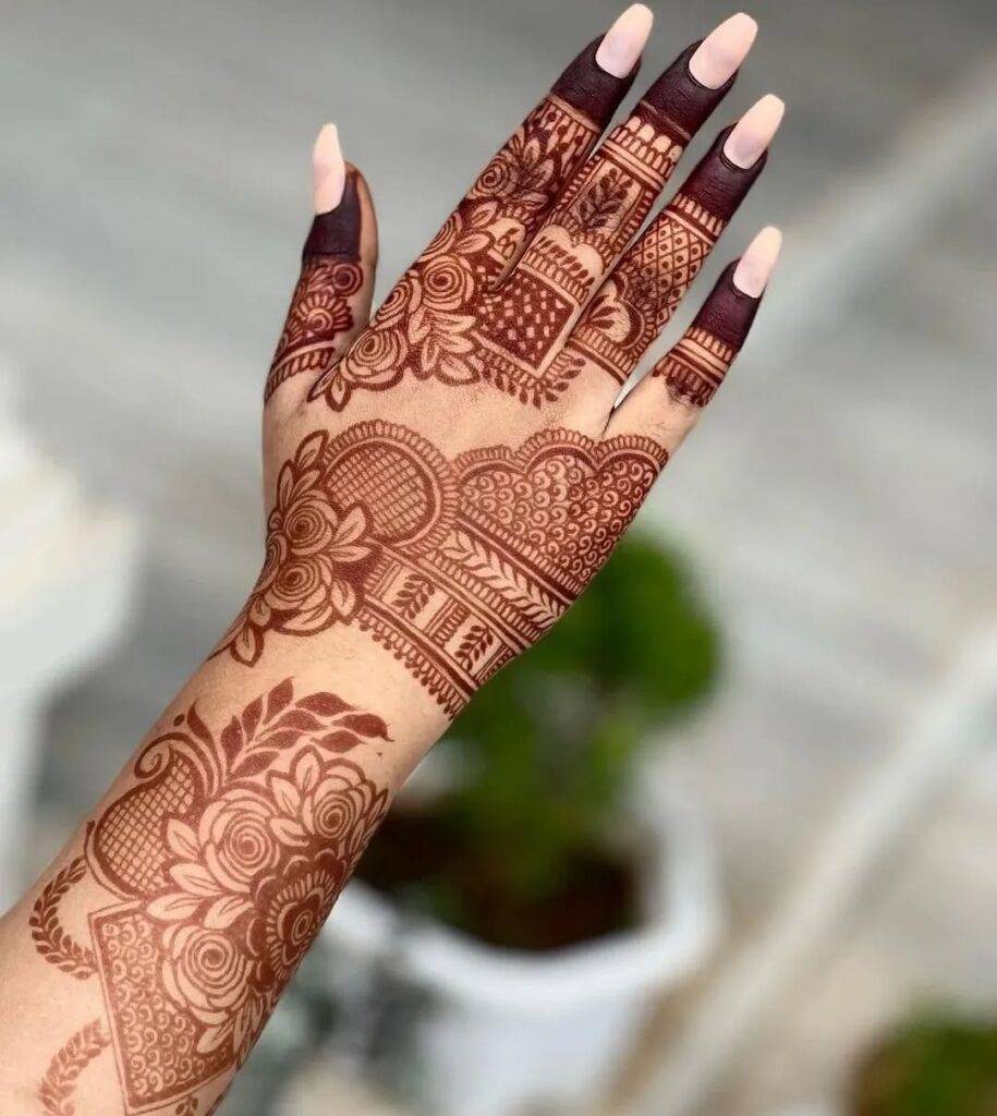 Gol Tikka Mehndi Designs and Ideas