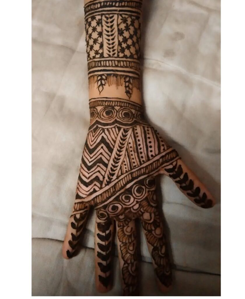 Heart Mehndi Design