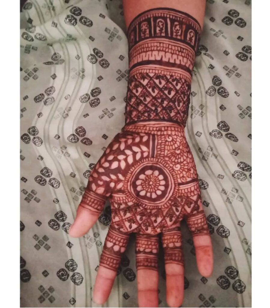 Heart Mehndi Design