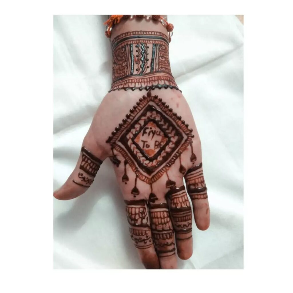 Heart Mehndi Design