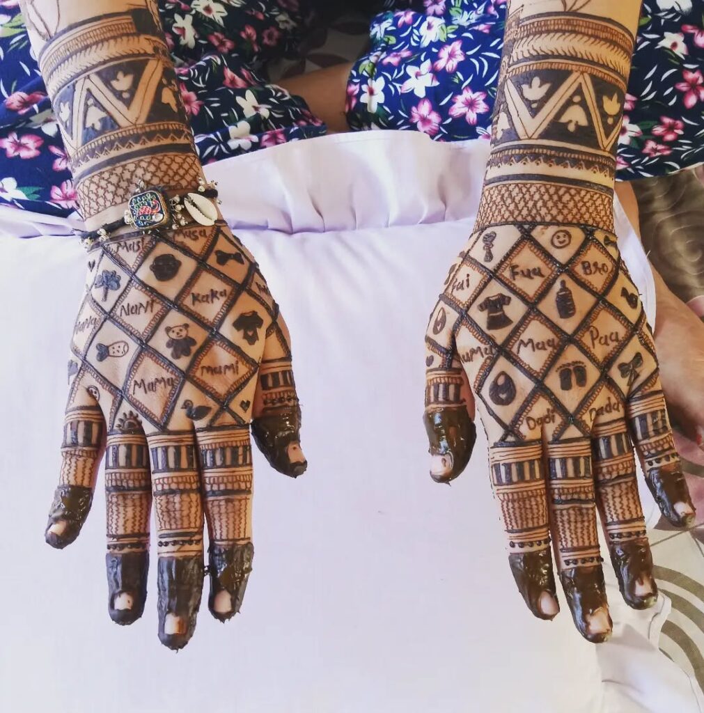 Heart Mehndi Design