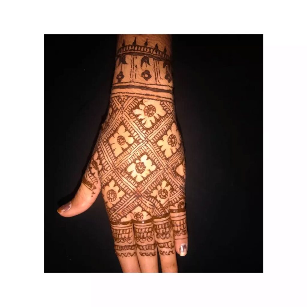 Heart Mehndi Design