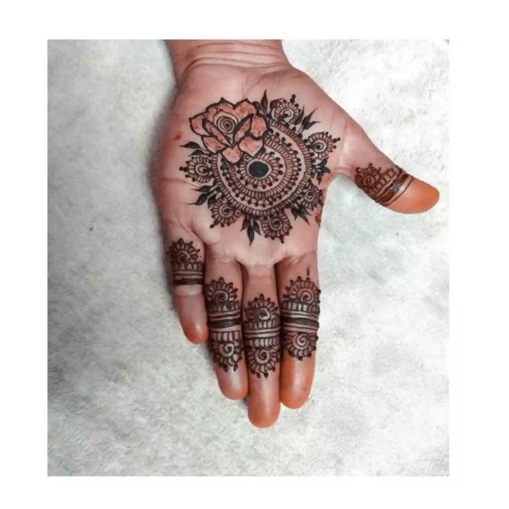 Heart Mehndi Design