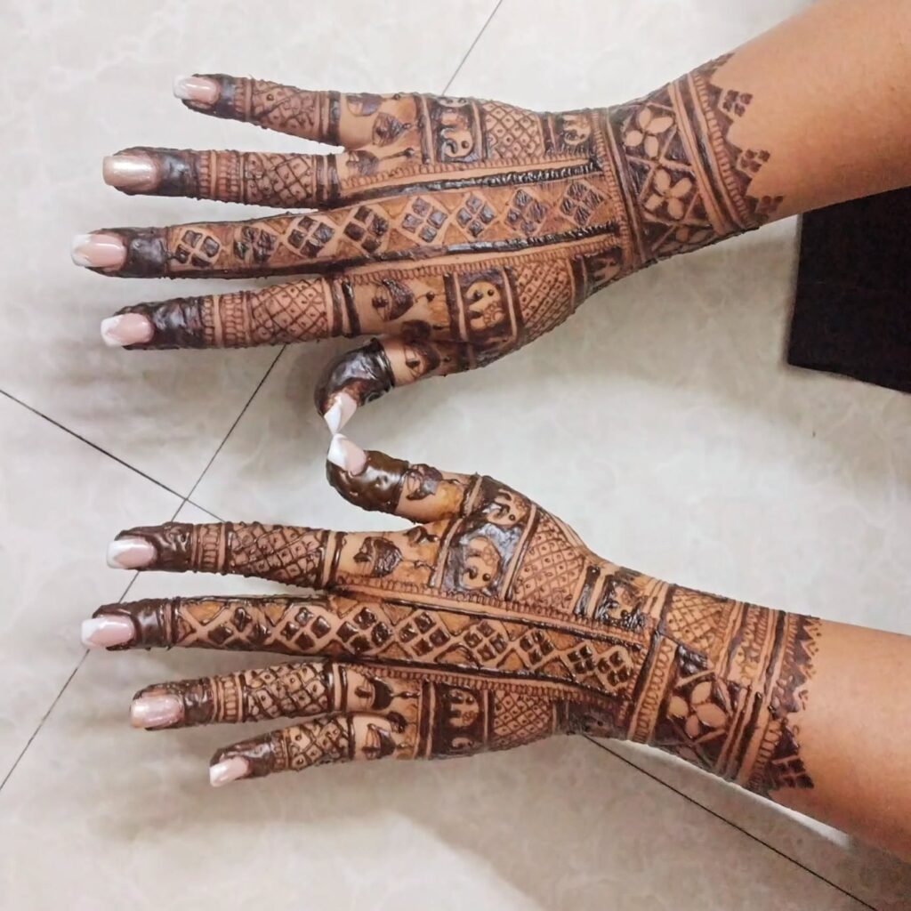 Heart Mehndi Design