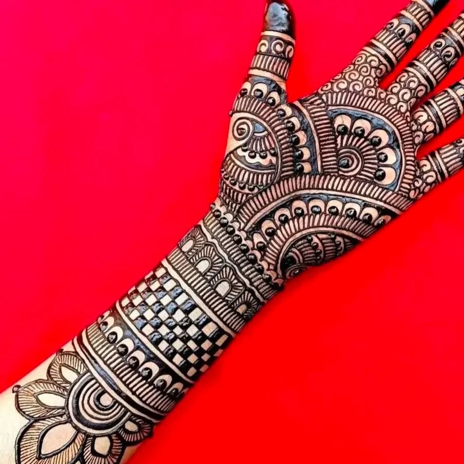 full hand mehndi design photo
